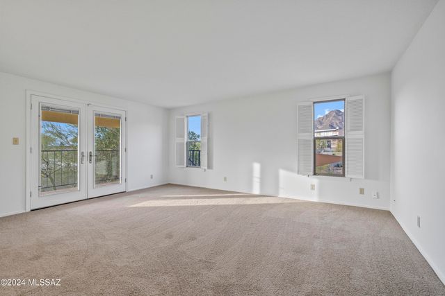 1435 E Indian Wells Road, Tucson, AZ 85718