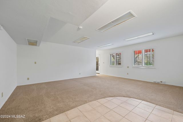 1435 E Indian Wells Road, Tucson, AZ 85718