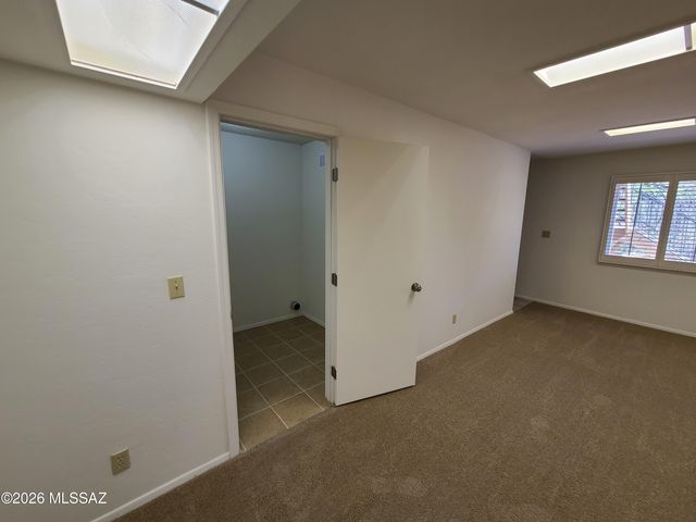 1435 E Indian Wells Road, Tucson, AZ 85718