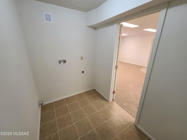 1435 E Indian Wells Road, Tucson, AZ 85718