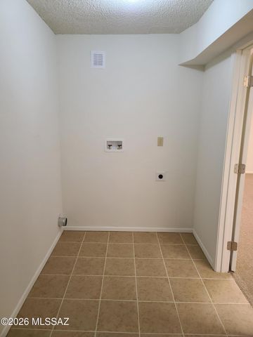 1435 E Indian Wells Road, Tucson, AZ 85718