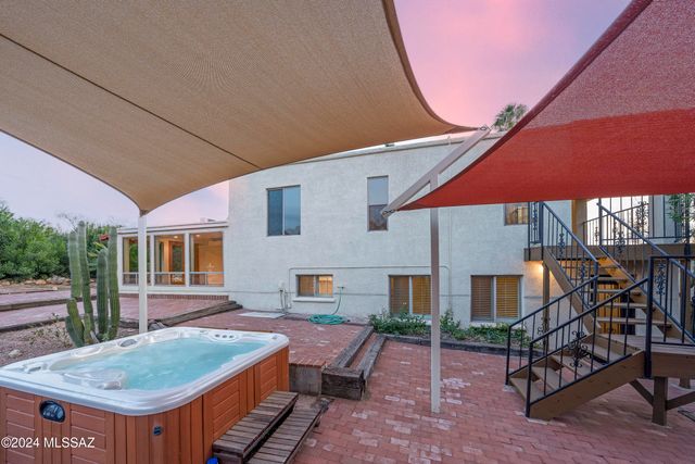 1435 E Indian Wells Road, Tucson, AZ 85718