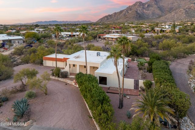 1435 E Indian Wells Road, Tucson, AZ 85718
