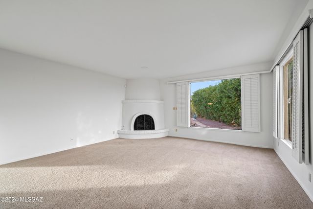 1435 E Indian Wells Road, Tucson, AZ 85718