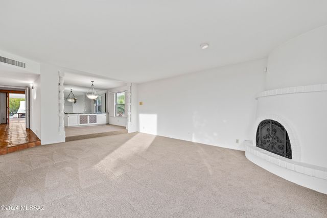 1435 E Indian Wells Road, Tucson, AZ 85718