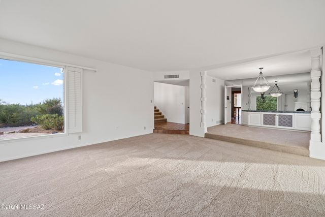 1435 E Indian Wells Road, Tucson, AZ 85718