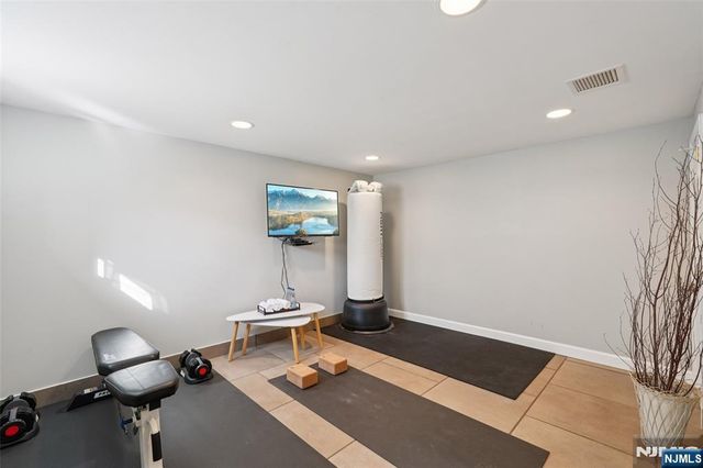 19 White Terrace, Ramsey, NJ 07446