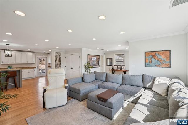 19 White Terrace, Ramsey, NJ 07446