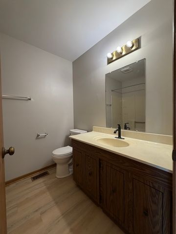 76 Washington Street A, Oswego, IL 60543