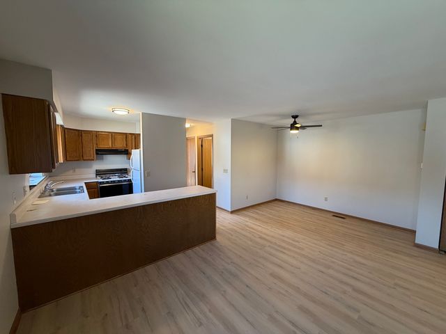 76 Washington Street A, Oswego, IL 60543