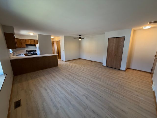 76 Washington Street A, Oswego, IL 60543