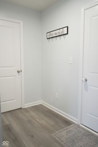 2216 Holiday Creek Drive, Whitestown, IN 46075