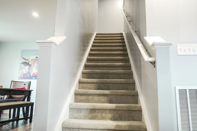 2216 Holiday Creek Drive, Whitestown, IN 46075