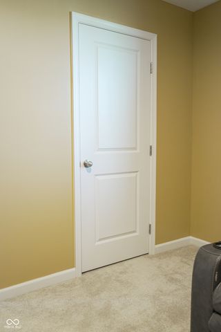 2216 Holiday Creek Drive, Whitestown, IN 46075