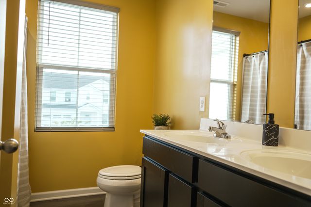 2216 Holiday Creek Drive, Whitestown, IN 46075