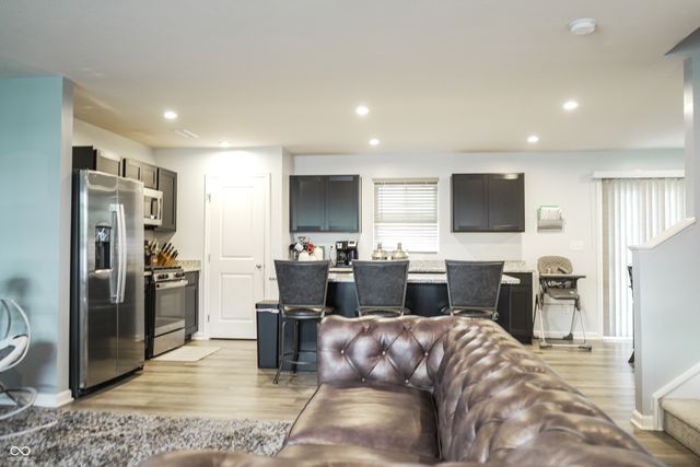 2216 Holiday Creek Drive, Whitestown, IN 46075