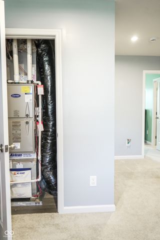 2216 Holiday Creek Drive, Whitestown, IN 46075