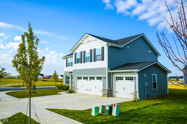 2216 Holiday Creek Drive, Whitestown, IN 46075