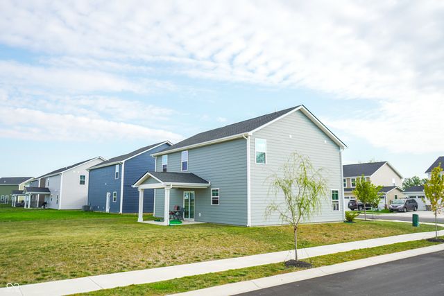 2216 Holiday Creek Drive, Whitestown, IN 46075