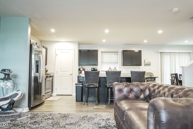 2216 Holiday Creek Drive, Whitestown, IN 46075