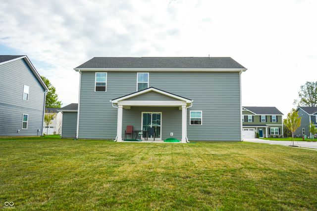2216 Holiday Creek Drive, Whitestown, IN 46075