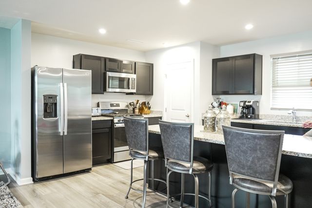 2216 Holiday Creek Drive, Whitestown, IN 46075