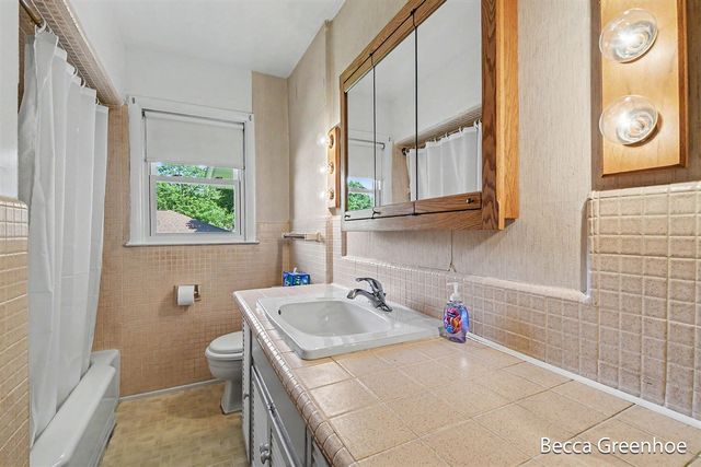 111 Katherine Drive, Grand Rapids, MI 49505