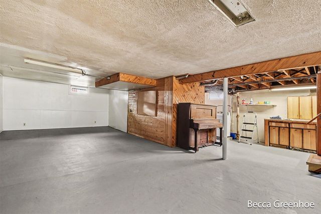 111 Katherine Drive, Grand Rapids, MI 49505