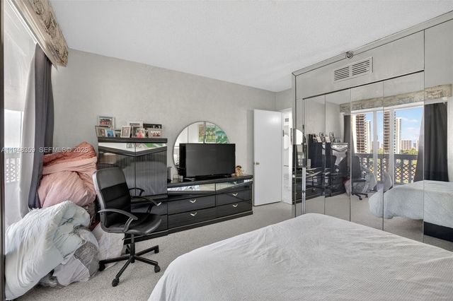 19355 Turnberry Way 8L, Aventura, FL 33180