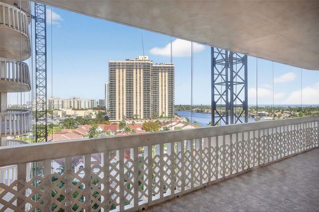 19355 Turnberry Way 8L, Aventura, FL 33180