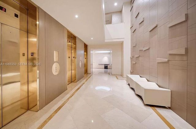 19355 Turnberry Way 8L, Aventura, FL 33180