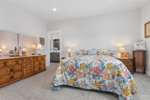 1725 Aaron Drive, Lynden, WA 98264