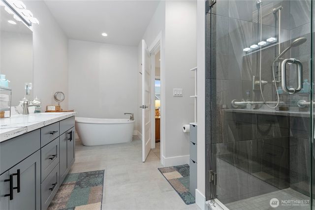 1725 Aaron Drive, Lynden, WA 98264