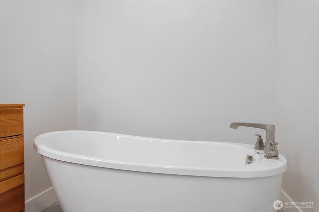 1725 Aaron Drive, Lynden, WA 98264