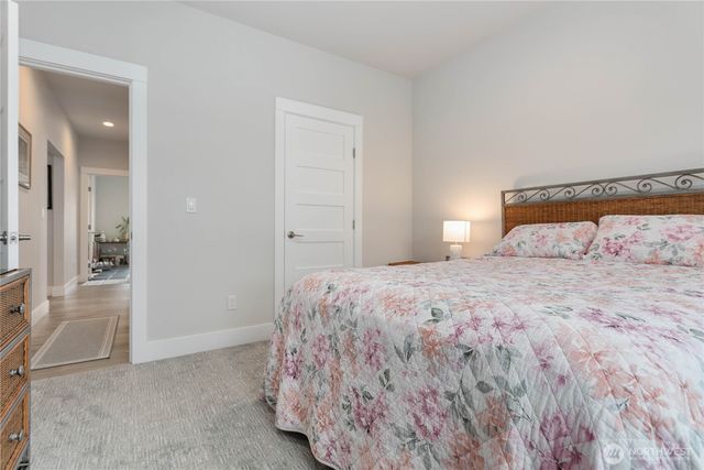 1725 Aaron Drive, Lynden, WA 98264