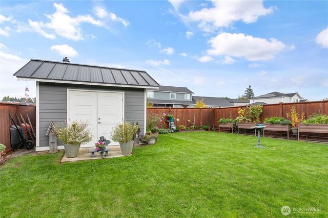 1725 Aaron Drive, Lynden, WA 98264