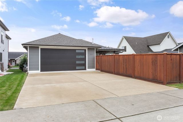 1725 Aaron Drive, Lynden, WA 98264