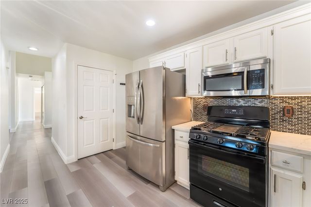 5286 Treasure Avenue, Las Vegas, NV 89122