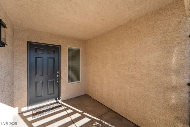 5286 Treasure Avenue, Las Vegas, NV 89122