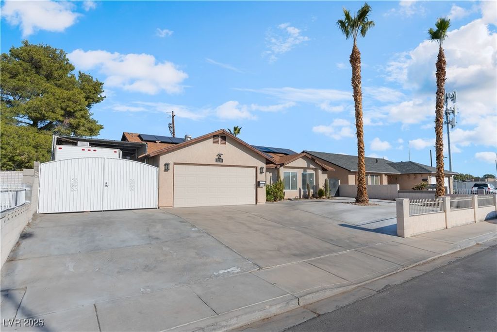 5286 Treasure Avenue, Las Vegas, NV 89122