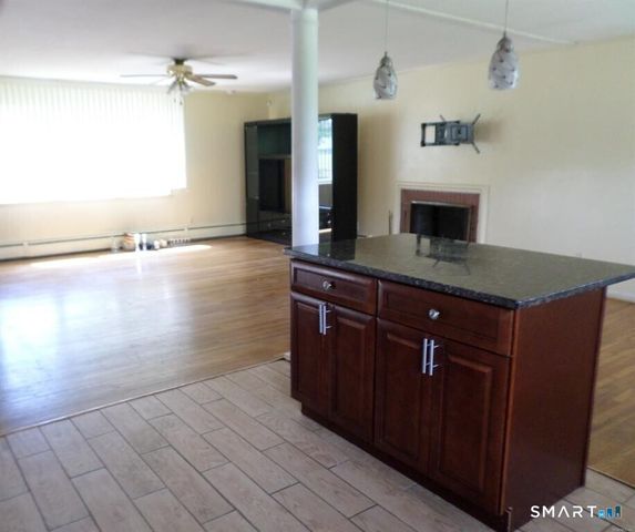7 Craigmore Road, Bloomfield, CT 06002