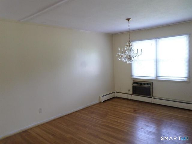 7 Craigmore Road, Bloomfield, CT 06002
