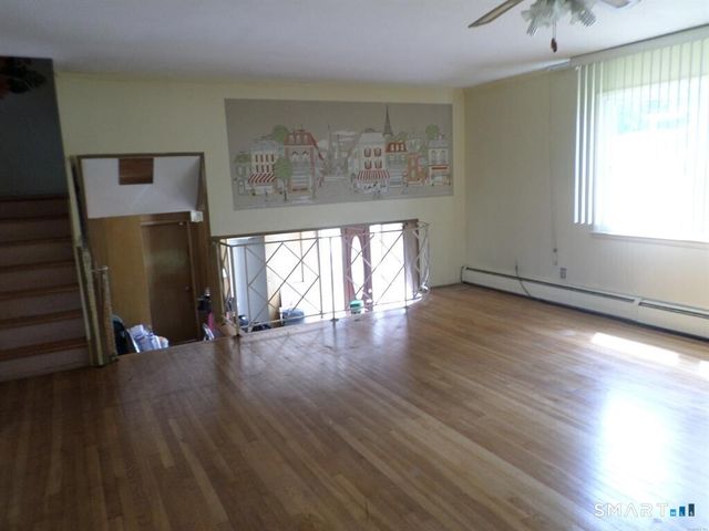 7 Craigmore Road, Bloomfield, CT 06002