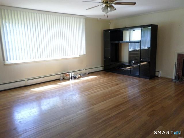 7 Craigmore Road, Bloomfield, CT 06002