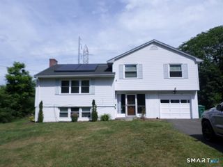 7 Craigmore Road, Bloomfield, CT 06002