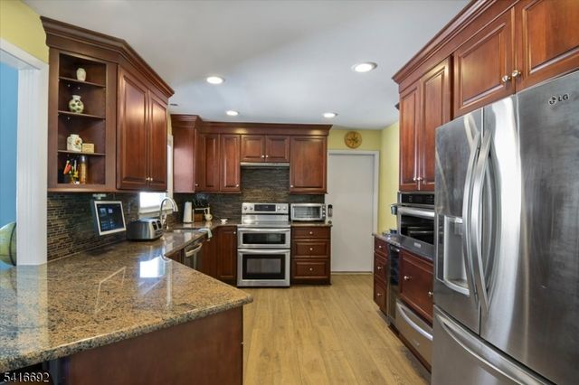 9 Hilltop Rd, Fredon Twp., NJ 07860