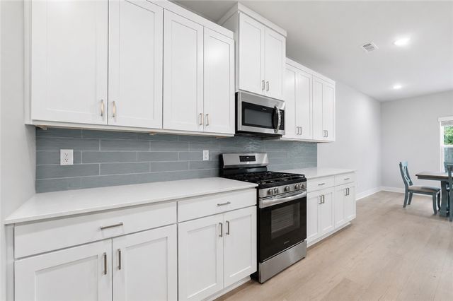 3800 SW Pinecrest Drive, Bentonville, AR 72713
