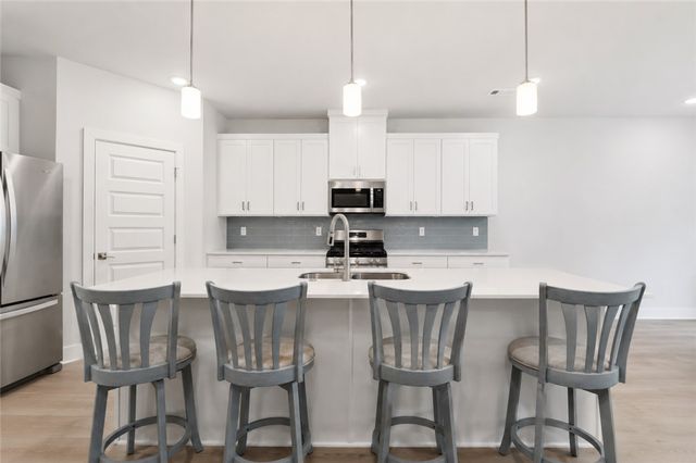 3800 SW Pinecrest Drive, Bentonville, AR 72713