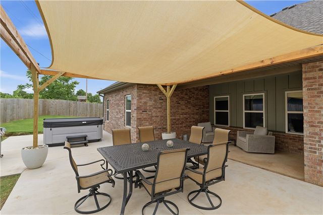 3800 SW Pinecrest Drive, Bentonville, AR 72713