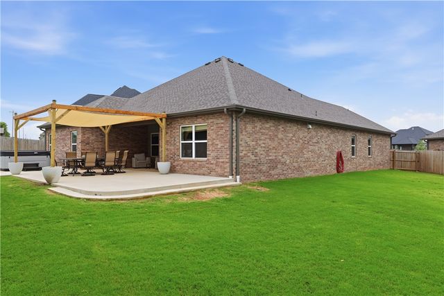 3800 SW Pinecrest Drive, Bentonville, AR 72713